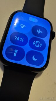 Apple Watch Series 7 45mm čierne - 2