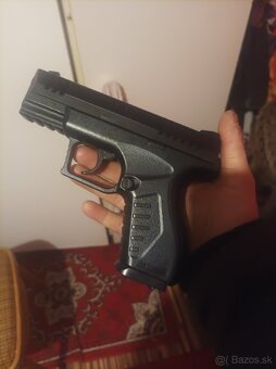 Vimenim vzduchovi pistol umarex .X.B.G 4.5mm co2 12g. - 2