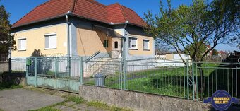PREDAJ: Rodinný dom s pozemkom - TRÁVNIK, MIMORIADNA PONUKA - 2