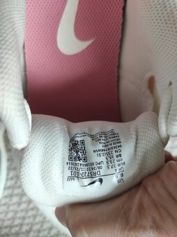 Dámské tréninkové boty Nike Zoom Bella 6 W bílé - 2