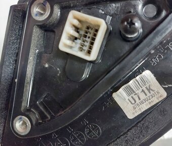 Kia Sportage III 3 2010-15 ľavé spätné zrkadlo - 2