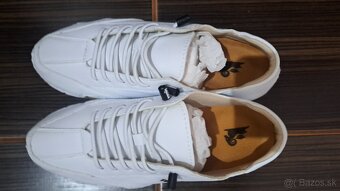 Kožené tenisky nové - 2