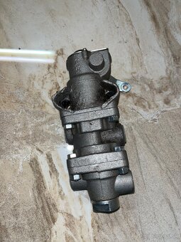 Hlavný brzdič druhého okr. Tatra 815 - 2