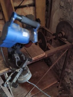 ZELEZNY STOL S BRUSKOU - 2