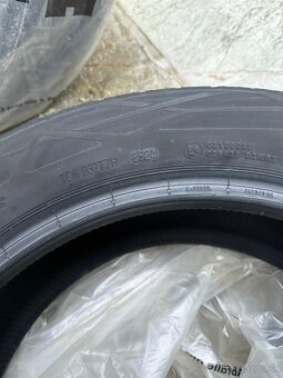 Continental 205/55 R17 V - 2