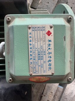 Predám motor na 220v - 2