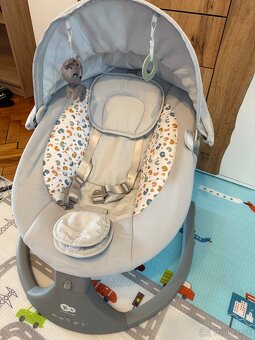 Kinderkraft automatická Hojdačka - 2