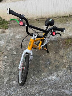 Detský bicykel WOOM 3 16" v žltej farbe a top stave - 2