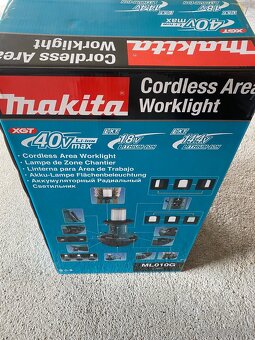 Akumulátorová LED pracovná lampa  MAKITA ML010G - 2