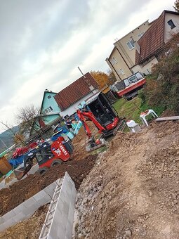 Šmykový nakladač Thomas - 2