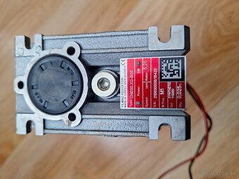 Predám motor s prevodovkou 24VDC - 2