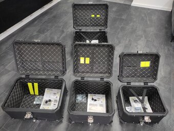 Univerzálny hliníkový moto kufor (TopCase) 45L, 55L, 65L - 2