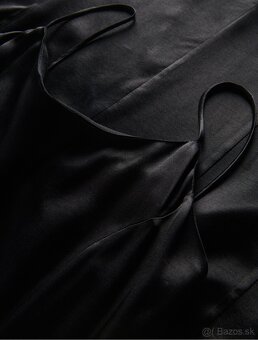 Čierne saténové šaty - 2