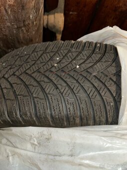 Firestone WinterHawk 4 215/65 R16 - 2