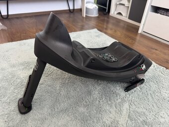 Vajíčko so základňou Cybex aton b2 - 2
