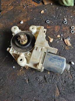 Ford focus mk2 stahovacka - 2