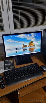 Komplet zostava PC, monitor s TV tunerom, klávesnica/myš. - 2