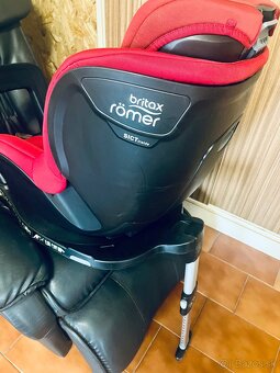 🚗👶 Predám otočnú autosedačku Britax Römer Dualfix i-Size - 2