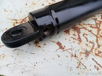 Hydraulický valec 620mm. - 2