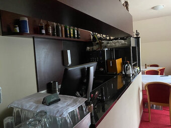 Prenajmem ( predám ) zabehnutý hotel pri R1 medzi BB ZV - 2