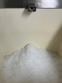 Vyrobnik Drveneho ĺadu. - 2