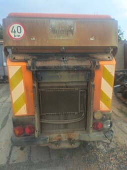 Zametací stroj chodníkový Bucher.. - 2