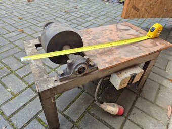 Predám stroj na pomalé ostrenie / brusenie - 2