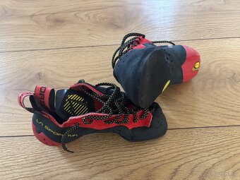 Lezečky La sportiva Testarossa - NOVÉ - 2
