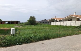 Na predaj: Pozemok v Kvetoslavove - 801 m² za 210 000 EUR - 2