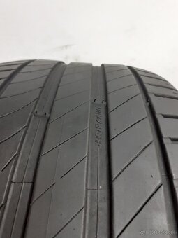 255/40/19 - 2