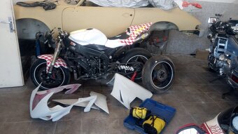 Okruhovka YAMAHA R1 - 2