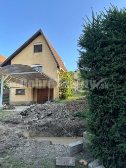 Na predaj Rekreačný dom s rozľahlým pozemkom v Leviciach. - 2