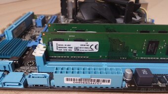 Predám základnú dosku Intel Asus 875M-Plus - 2