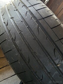 Pneu 235/55 R19 - 2