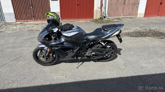 Yamaha R1 2005 po výmene motora 30xxx km - 2
