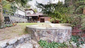 Chalupa po úspešnom režiserovi v obci Stará Turá-časť Paparď - 2