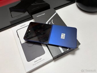 Samsung Z Flip 7 - 2