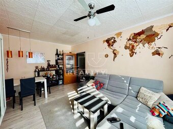 Ponúkame na predaj 3 izbový byt s loggiou v Hornej Vsi - 2