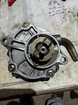 Podtlakové čerpadlo Mercedes - 2