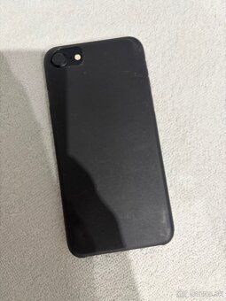 Predám iPhone 7 - 2