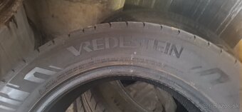 Pneumatiky 215/60r17c vredestein - 2