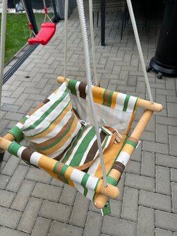 Detska hojdacka s bezpečnostným pasom - 2