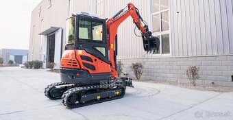 Prenájom minibager 3.8t - 2