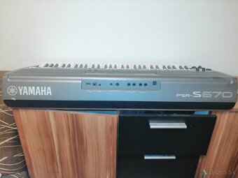 KLÁVESY YAMAHA PSR S670 - 2