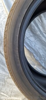 285/40 R22 - 2
