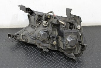 ford ranger svetlo V 5 - 2