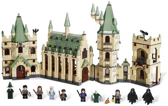 LEGO 4842 z roku 2010 Harry Potter Rokfortský hrad 4. vydani - 2