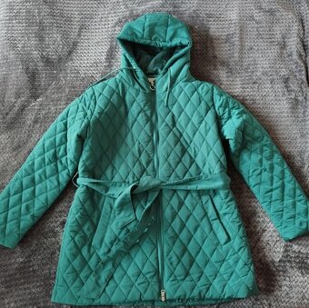 Smaragdovozelená prešívaná bunda s kapucňou - 2