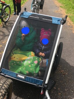 predám THULE DETSKÝ VOZÍK za bicykel pre 2 deti - 2