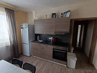 Prenájom 1 izbový byt , Levice , 46 m2 - 2